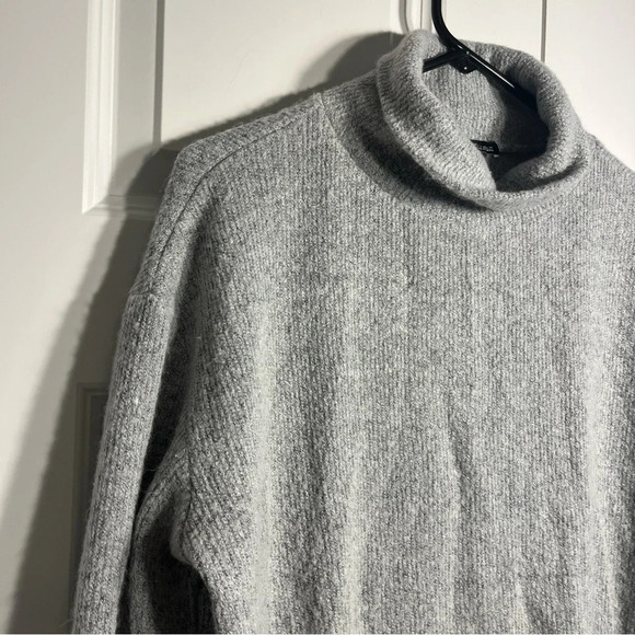 ZARA Smock Neck Cropped Sweatshirt with Drawstring Hemline  Sz S Athleisure - Picture 4 of 8